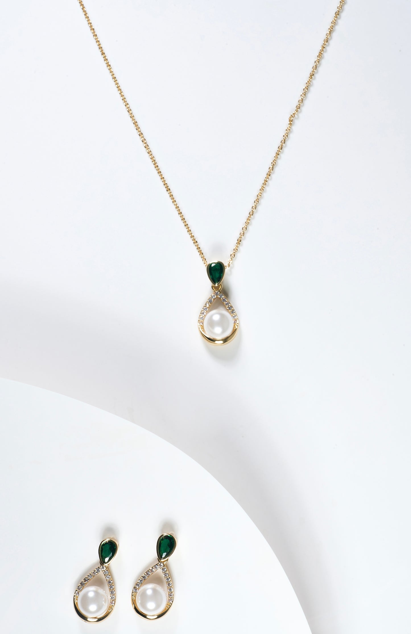 Set de collar y aretes