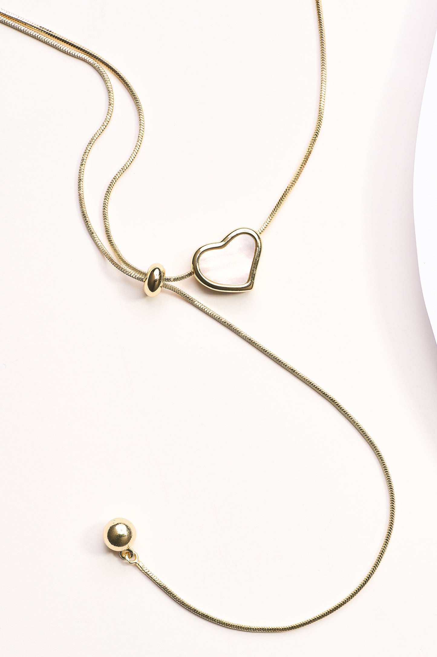 Collar ajustable con dije corazón