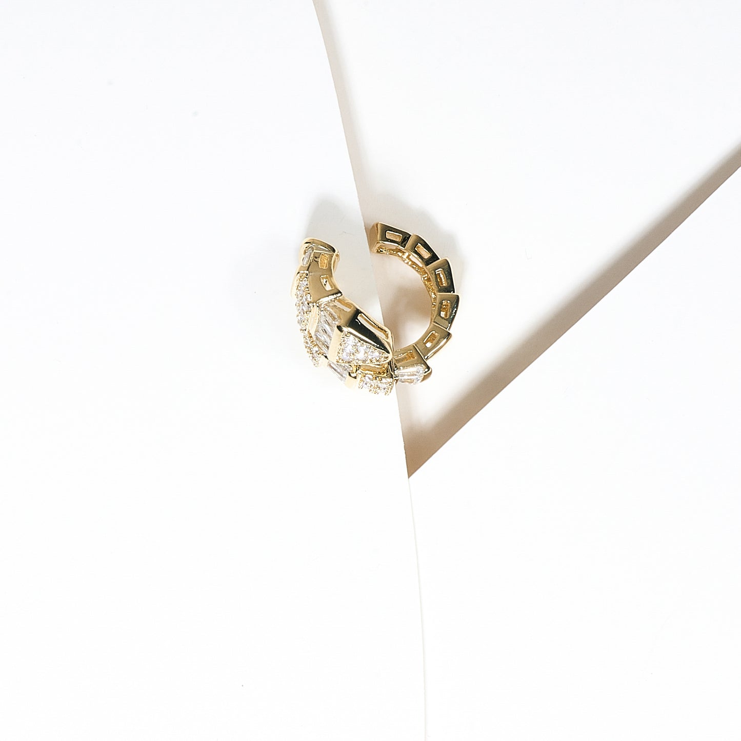 Ear-cuff piedras