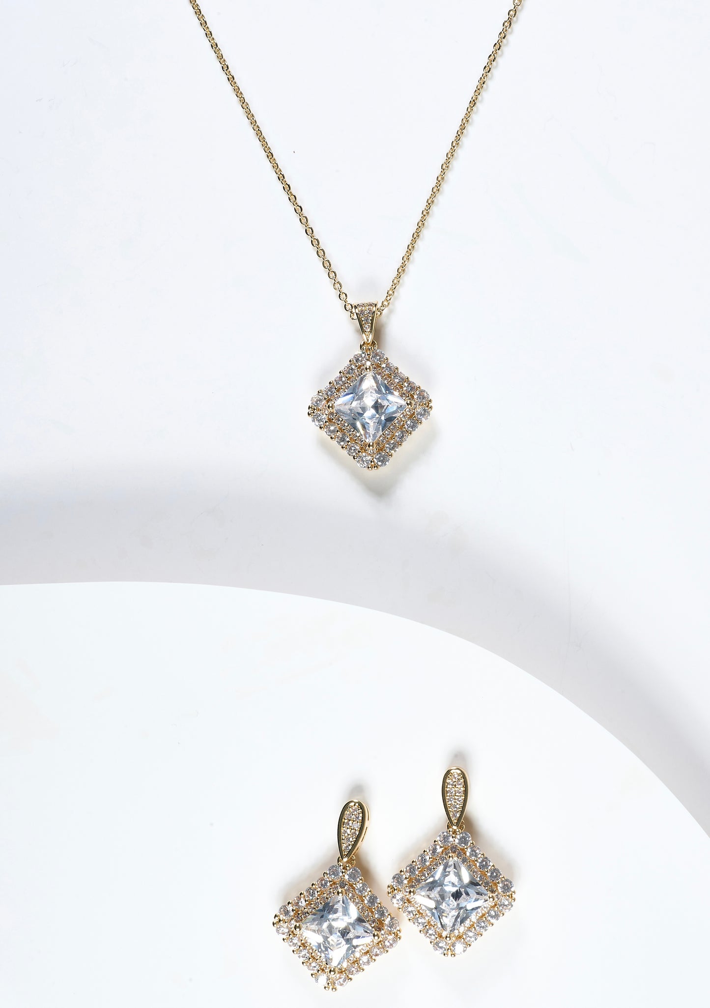 Set de collar y aretes