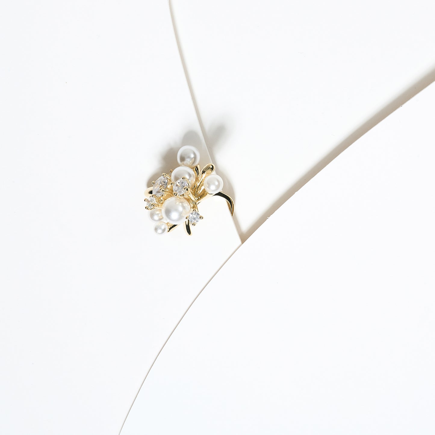 Ear- cuff perlas